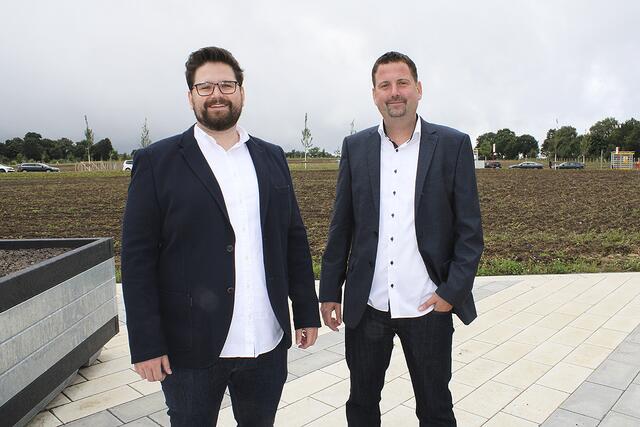 Ziehen voraussichtlich Anfang 2023 in den TIP: Martin (li.) und Nils Arle von der Firma Arle Bürotechnik