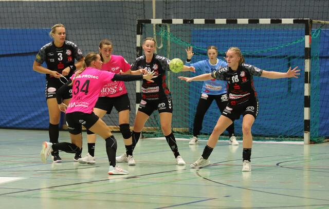 TuS Metzingen im Angriff... | Foto: cc