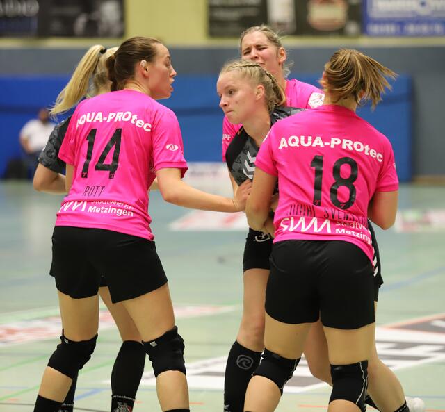 Antonia Pieszkalla (Mitte) in der Klemme | Foto: cc