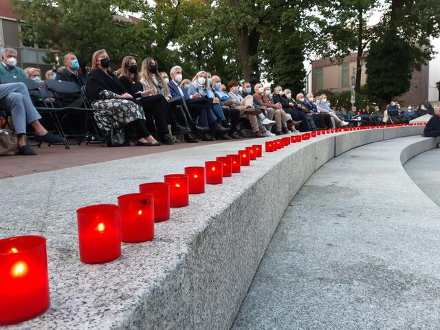 Hunderte Kerzen sorgten für Wohlfühlatmosphäre | Foto: os