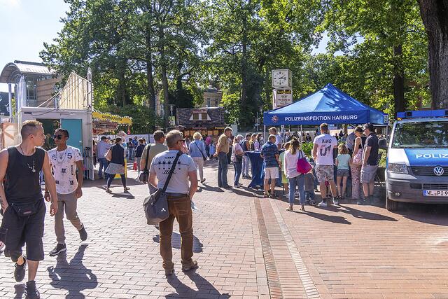 Gut besucht: der verkaufsoffenen Sonntag in der Innenstadt | Foto: Fotokettwig