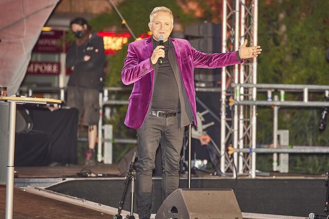 Besonderer Jubiläumsgruß: Stimmenimitator Jörg Knör | Foto: Helms