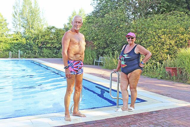 "Das Jesteburger Freibad gefällt uns am besten", sagen die passionierten Schwimmer Hans und Helga Fröhlich Fotos: as