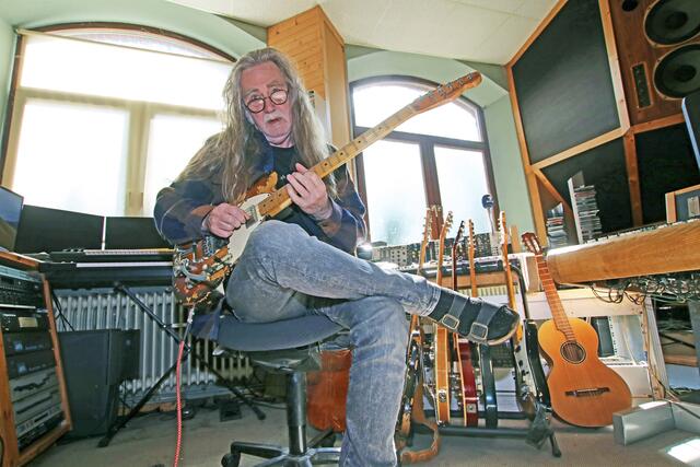 Das Lieblingsinstrument von Detlef Wiedeke ist die Gitarre