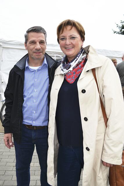 Kerstin Markus, hier mit Ehemann Jürgen, ist trotz Niederlage zufrieden mit dem Ergebnis | Foto: bim