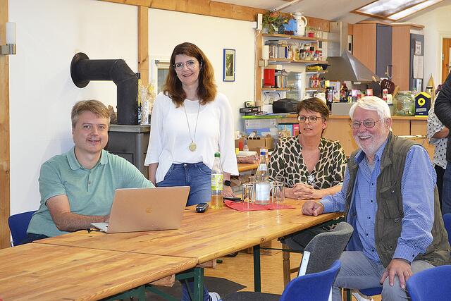 Dr. Peter Dörsam (li.) verfolgte die Auszählung von Zuhause aus | Foto: bim