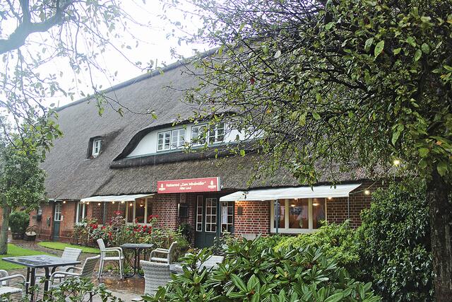 Die Gartenseite des Restaurants - bei schönem Wetter sitzen die Gäste gerne draußen