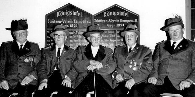 Die Gründungsmitglieder beim 50-jährigen Jubiläum 1971 (v. li.): Heinrich Blanck (Kampen), Gustav Wentzien (Welle), Wilhelm Kröger (Kampen), August Matthies (Todtglüsingen) und Wilhelm Müller (Welle)