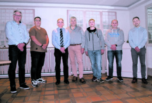 Der Vorstand der Innung für Elektrotechnik (v. li.): Kassenführer Armin Ahlers, Medienbeauftragter Nicki Gruner, Obermeister Michael Panten, Stellvertreter Uwe Heerens, Lehrlingswart Lennart Bühring-Behr, Stellvertreter Patrick Külper und Schriftführer Dennis Klatt