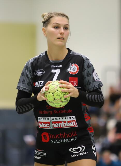 Marleen Kadenbach, die nach ihrer Verletzungspause wieder zurück ist, war mit sechs Treffern die Haupttorschützin bei den Handball-Luchsen | Foto: cc