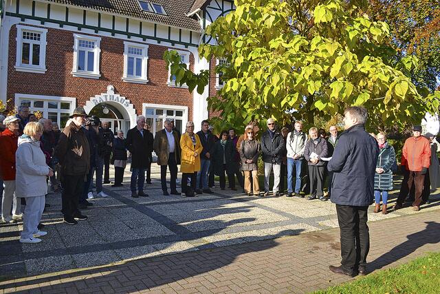 Samtgemeinde-Bürgermeister Dr. Peter Dörsam erinnerte an die Schicksale der 200.000 polnischen Zwangsarbeiter | Foto: bim