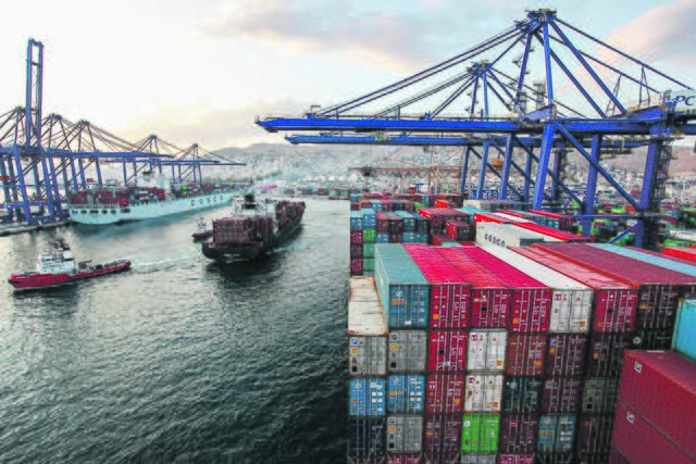 In einigen Häfen werden die Besatzungen erpresst: Nur gegen Bestechung geht es weiter. Dagegen kämpft die Reederei NSB von Buxtehude aus an Fotos: NSB | Foto: NSB