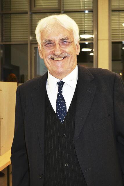 Burkhard Allwardt leitete die Sitzung zu Beginn | Foto: bim