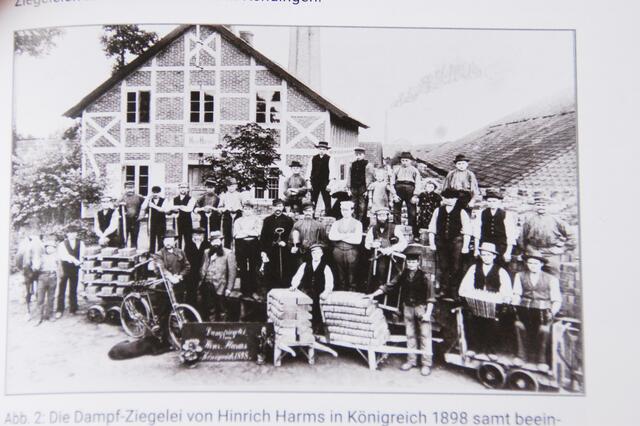 Die Dampfziegelei von Hinrich Harms in Königreich 1898Fotos: sla/Altländer Archiv