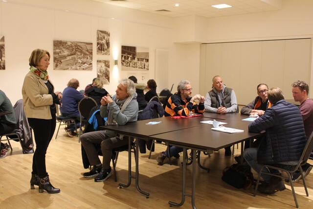 Samtgemeinde-Bürgermeisterin Claudia von Ascheraden tauschte sich mit den Bürgern zum Thema Klimaschutz aus