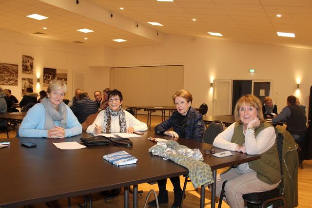 Maren Warnecke (v. li.), Heidi Seekamp, Doris Kilius und Giko Krömker tauschten sich zum Thema "Konsumverhalten" aus