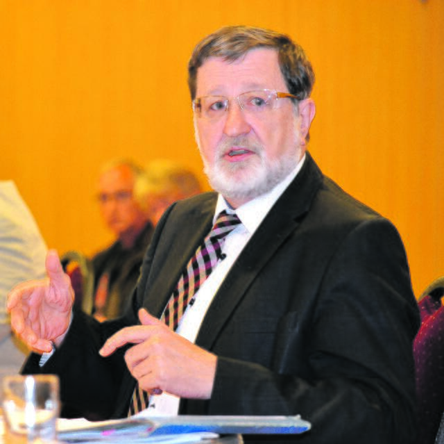 Jürgen Böhme wollte Auskunft zu Bürgermeisterschreiben und Briefwahlumschlägen | Foto: bim