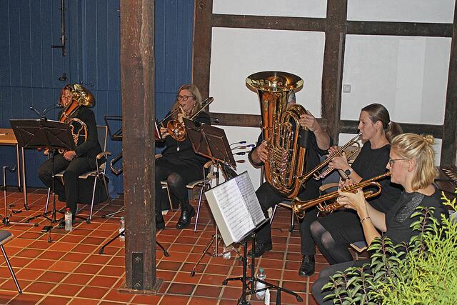 Ein Quintett des Blasorchesters MTV Salzhausen gestaltete den musikalischen Rahmen der Preisverleihung | Foto: ce