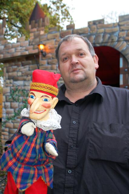 Mit Leib und Seele Puppenspieler: Mario Di Menco mit Hauptdarsteller Kasper