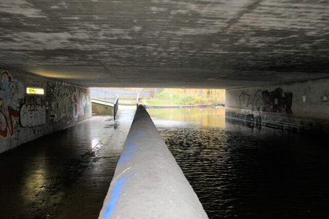 Eine Brücke unter der Brücke - Das kenne ich so nur aus alten Schwarz-Weiß-Gangsterfilmen