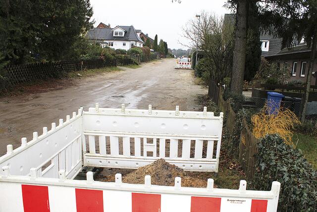 Der Amselweg ist einer von wenigen Sandwegen in Buchholz, die noch nicht ausgebaut sind