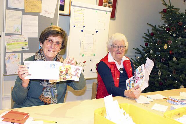 Elke Littbarski (li.) und Annita Lorenz gehören seit vielen Jahren zum zum Team | Foto: sb