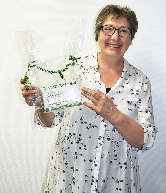 Ulrike Schrader aus Garlstorf freut sich riesig auf ihre Theaterbesuche | Foto: bim