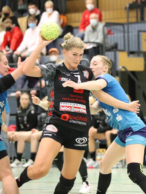 Marleen Kadenbach im Ballbesitz | Foto: cc