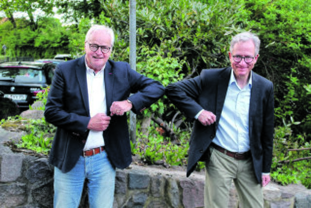 Hans-Uwe Weyer (li.) übergab den Vereinsvorsitz an Nachfolger Georg Schnelle | Foto: ce