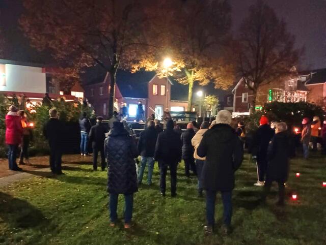 In Tostedt sind ca. 60 Menschen zusammengekommen