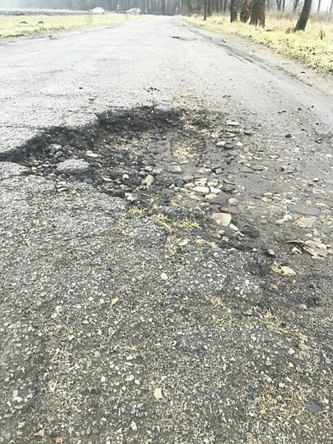 Kaputte Straßen und Wege sowie Schlaglöcher sind auf allen Beschwerdeportalen ein Topthema