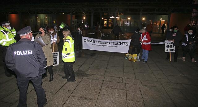 Die Polizei zeigte mit rund 20 Beamten Präsenz | Foto: jd