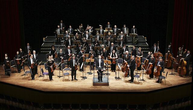 Das Philharmonische Orchester Bremerhaven unter der Leitung von Marc Niemann | Foto: Kristin Päckert