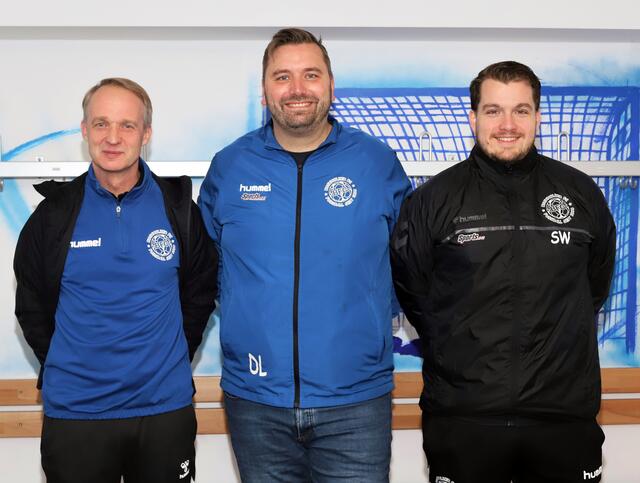 Das Trainer-Trio des BFC (v.l.): Co-Trainer Helge Jalass, Cheftrainer Denis Lewandowski, Torwarttrainer Sandro Wolpers | Foto: cc