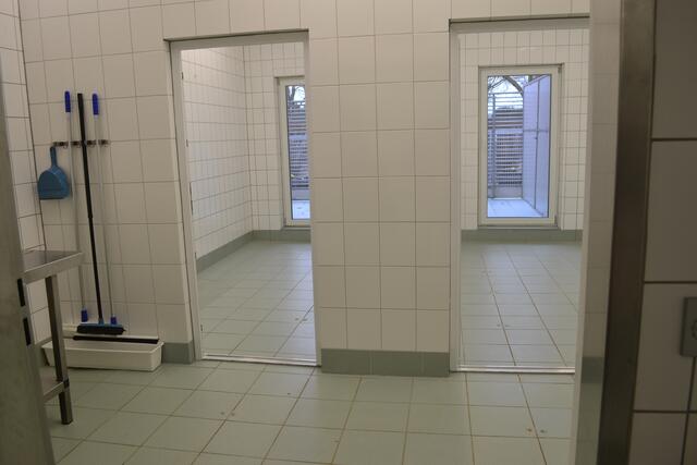 Alle Räume der Isolierstation sind mit eigenem Reinigungsmaterial ausgestattet | Foto: bim