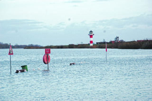 Hochwasser auf dem Lühe-Anleger | Foto: sla