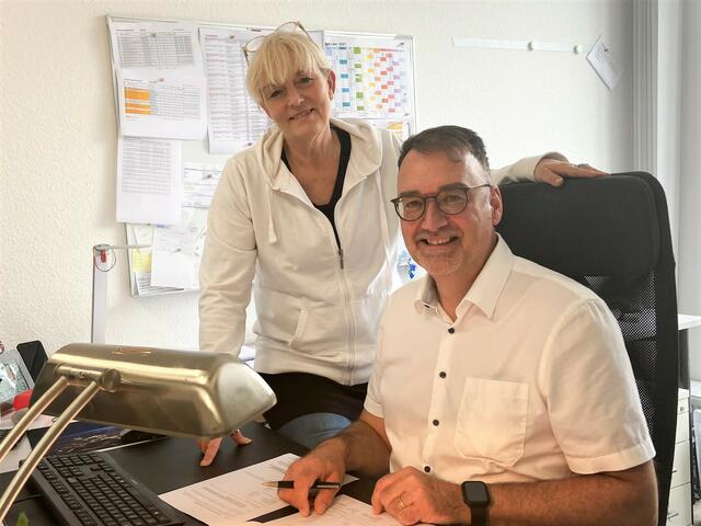 Kerstin Rix-Tietje und Thorsten von Schassen im Büro der ISH Immobilien OHG in Stade | Foto: ISH