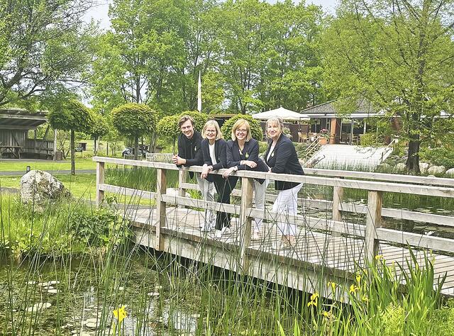 Das Team des Sekretariats sorgt dafür, das die Vereinsmitglieder sich wohl fühlen (v.li.): Patrice Schumacher (Clubmanager), Stefanie Hagedorn, Vivian Bohr, Brigitte Philipp