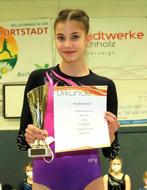 Laura Heinrich vom TSV Winsen auf dem Siegerpodest | Foto: cc