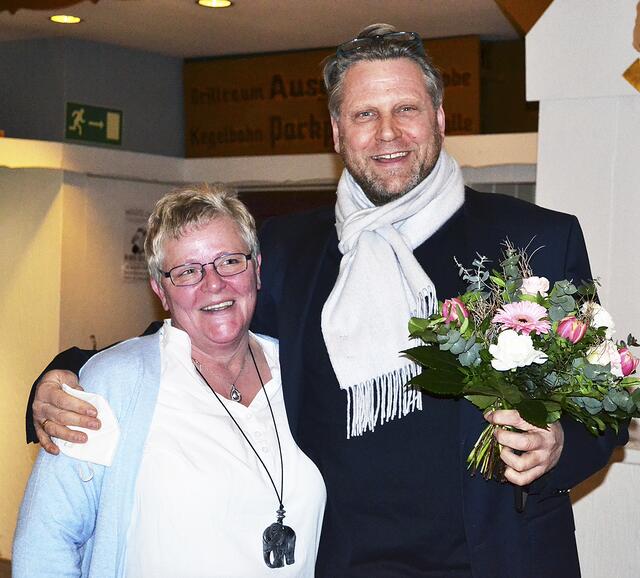 Auch Heidenaus Bürgermeister Dierk Beneke gratulierte | Foto: bim