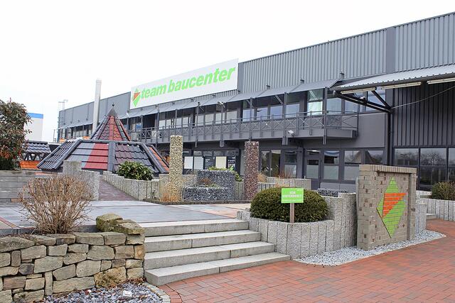 Die 470 Quadratmeter große Außenausstellung beim "team baucenter" im Gewerbegebiet Stade-Süd | Foto: sb