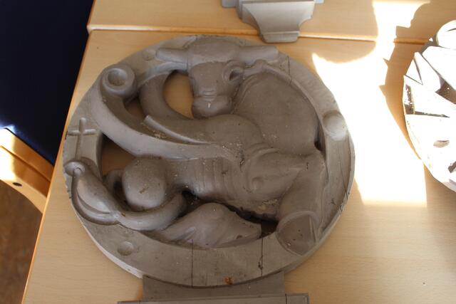 Der Stier soll den Evangelisten Lukas symbolisieren