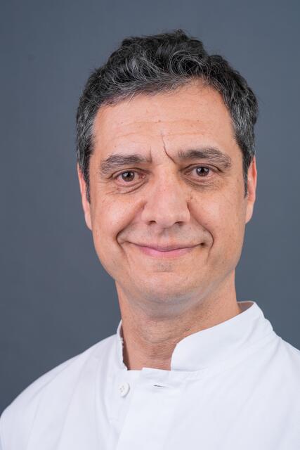 ... Oberarzt Dr. Peter Ortwein operierten den Soltauer Orthopäden Cord Dodenhof | Foto: Krankenhaus Winsen