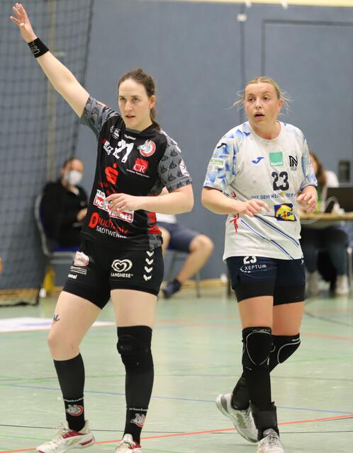 Svenja Geist (li.) wartet auf ihr Anspiel | Foto: cc