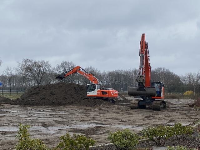 Der Bodenaushub hat am Montag begonnen | Foto: Lorenzen