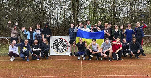 Der zehnte Jahrgang der Estetalschule nach seinem Spendenlauf | Foto: Estetalschule