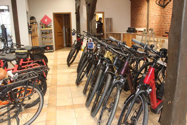 Im Bike Stopp Buxtehude gibt es hochwertige E-Bikes | Foto: wd