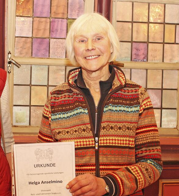 Seit 34 Jahren ist Helga Anselmino Mitglied im
Reit- und Fahrverein Stade | Foto: Anselmino