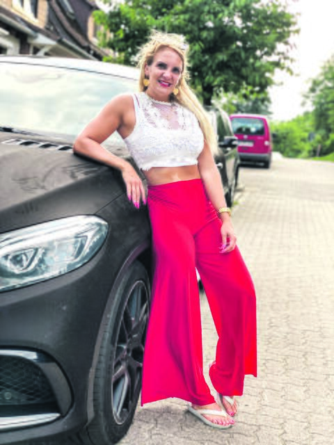 Boxweltmeisterin Alicia-Melina Kummer: 
Findet sie den Mann fürs Leben?  | Foto: Kummer