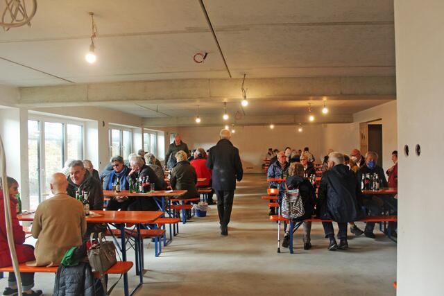 Gefeiert wurde in den zukünftigen Räumen der Tagespflege